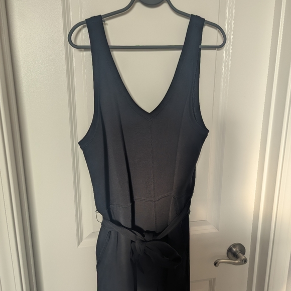 Lululemon Ease of it All V-Neck Jumpsuit Black Romper Softstreme Women's Size 10 - Picture 9 of 9